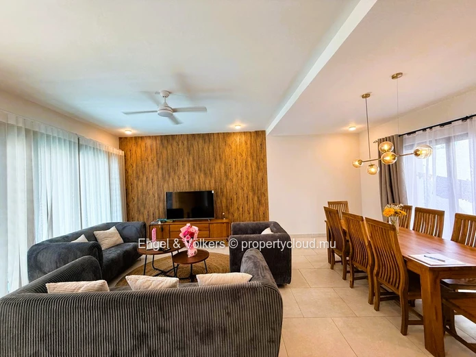 Brand-New 4-Bedroom Townhouse for Rent in Pereybere