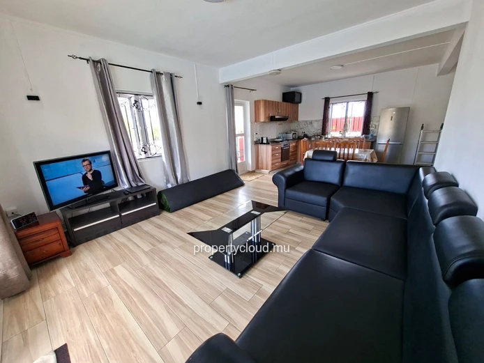Flic-en-Flac – Charming 4-bedroom house with swimming pool in a residential area