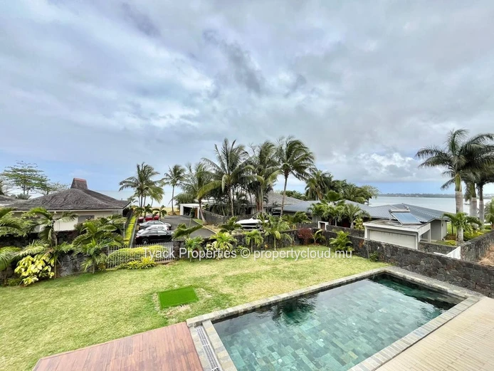 Villa élégante de 4 chambres avec vue mer à Vieux Grand Port