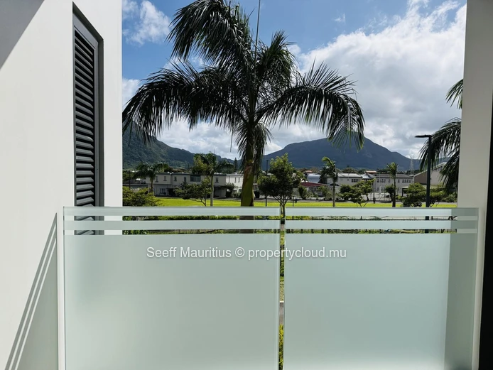 Stunning Brand New 3-Bed Apartment with Mountain Views in Helvetia