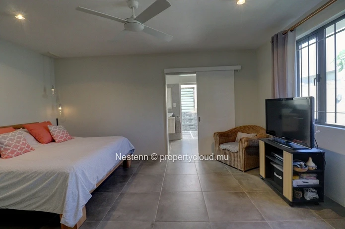 Elegance and Comfort in a Prime Location