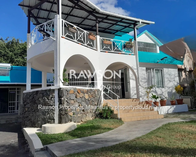 Villa Tropicale De 5 Chambres Avec Studio Indépendant Près De La Plage