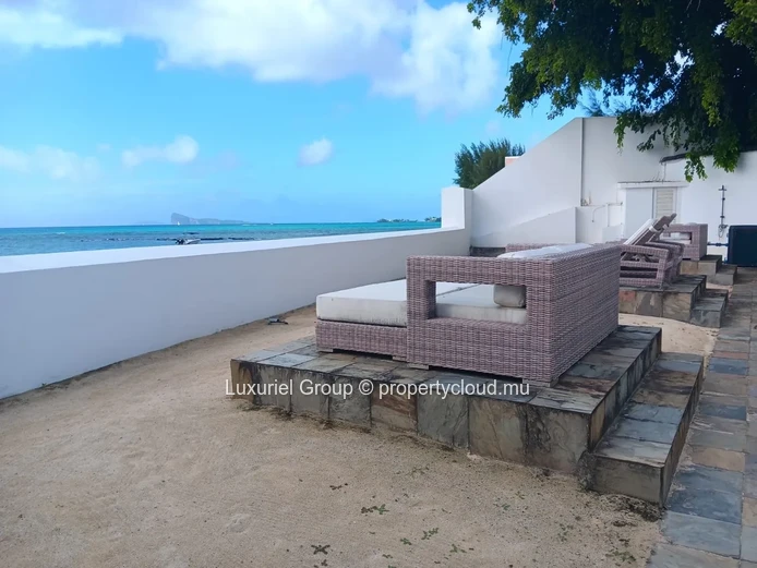 Villa de luxe pieds dans l’eau à Pointe aux Canonniers