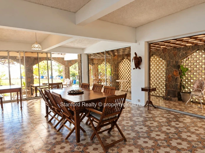 Beachfront Villa for Rent - 3 Bedrooms, Grand Gaube, North