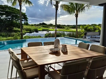 4 Bedroom Villa