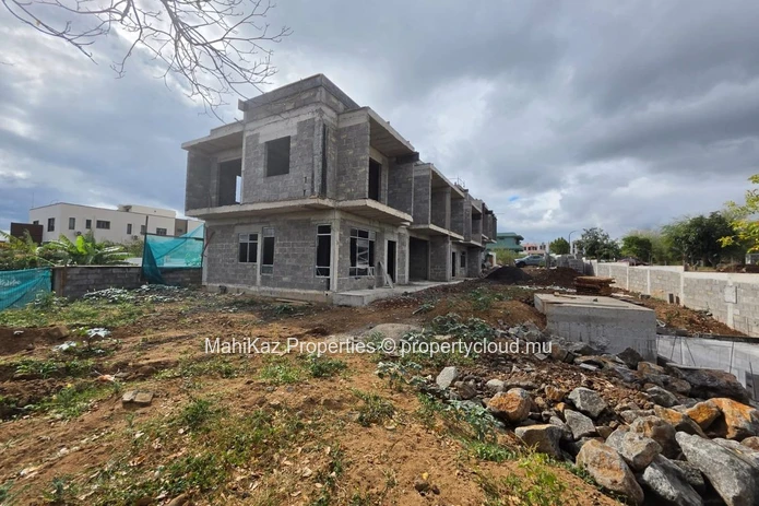 New Luxury Townhouse Project For Sale – Green Creek, Flic en Flac