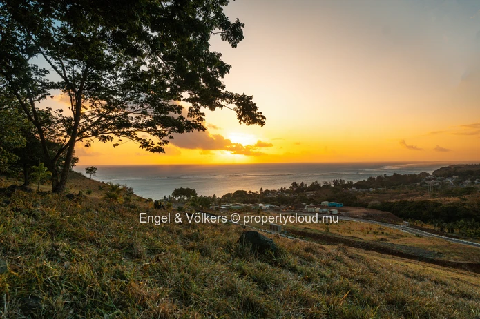 For Sale: Prime Plot in Baie du Cap