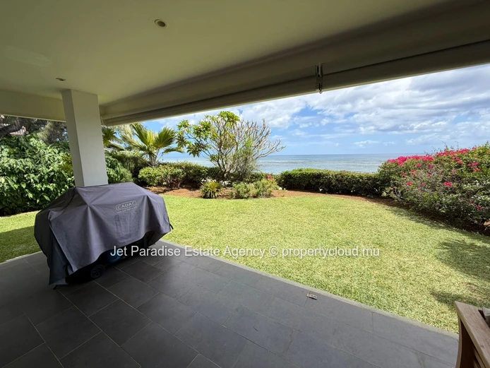Superbe Appartement en Bord de Mer avec Accès Direct à la Plage