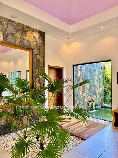 Villa d'exception, 495 M2 habitable, 1040 M2 de jardin tropical a Pereybere 