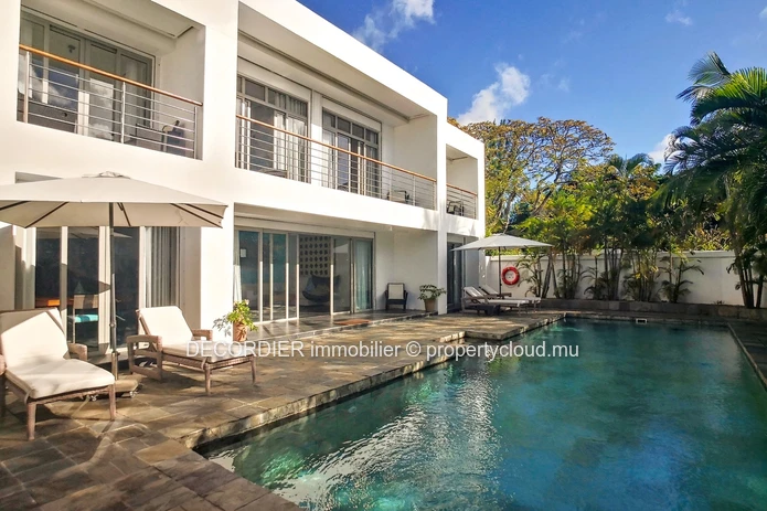 Sublime villa dans une résidence en bord de mer avec piscine privée