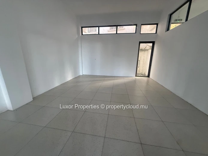 Espace Commercial À Louer À Curepipe