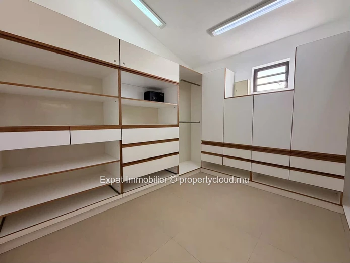 Prestigious 4-Bedroom Villa for Sale – Les Salines Pilot, Black River