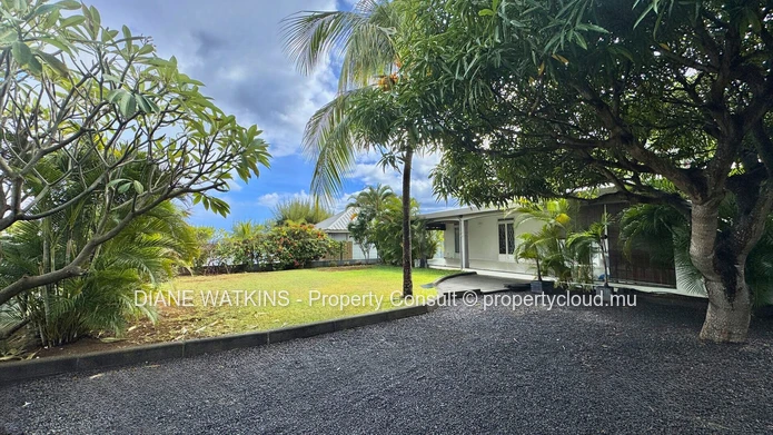 Beachfront 4-Bedroom House for Rent in Tamarin