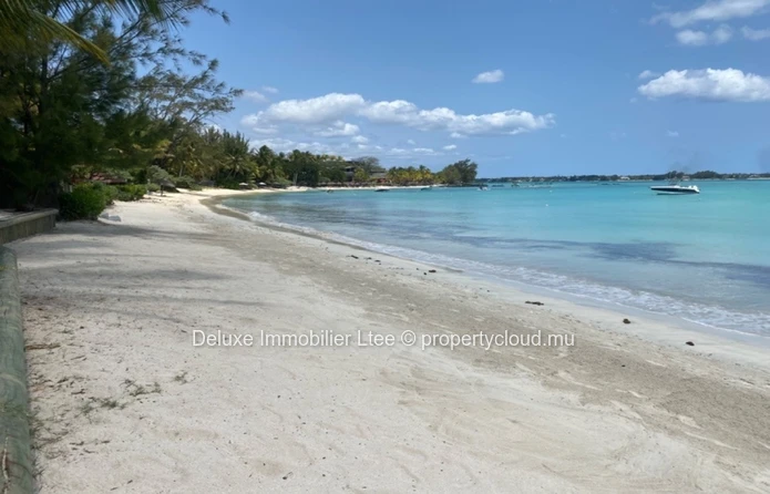 Pereybere Beachfront 3BR Apartment