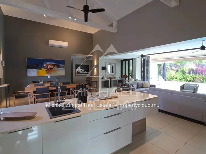 Exceptional Contemporary Villa in the Heart of Pereybere