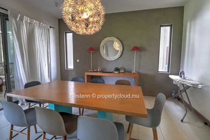 An exceptional 2-bed apartment in a golf estate 