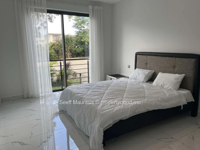 Appartement spacieux et luxueux au rez-de-chaussée