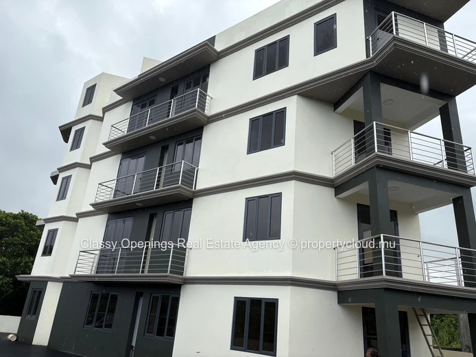 Marble-Floored 3-Bed Penthouse in Highlands, Vacoas