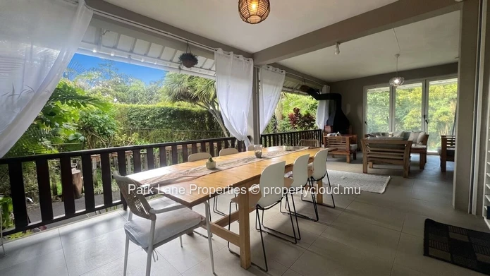 Modern single level house in Curepipe