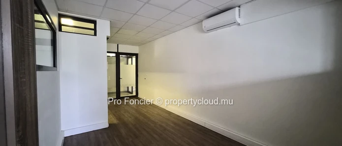 Commercial Space for rent in Quatre Bornes – Prime Location