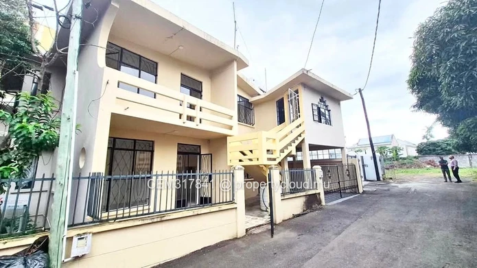 Two Houses for Sale – Rose-Hill 