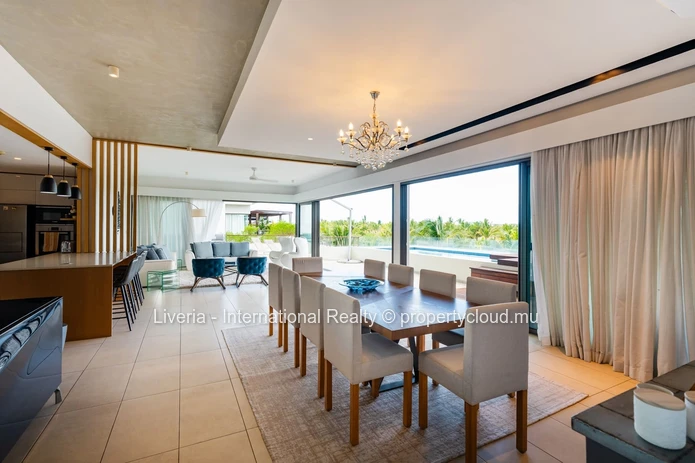 Penthouse for sale in Golf estate