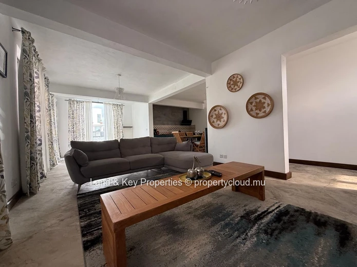 Villa Avec Appartement Indépendant À Vendre – Morcellement Balinéa, Trou D’Eau Douce