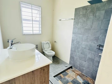 5 Bedroom Villa