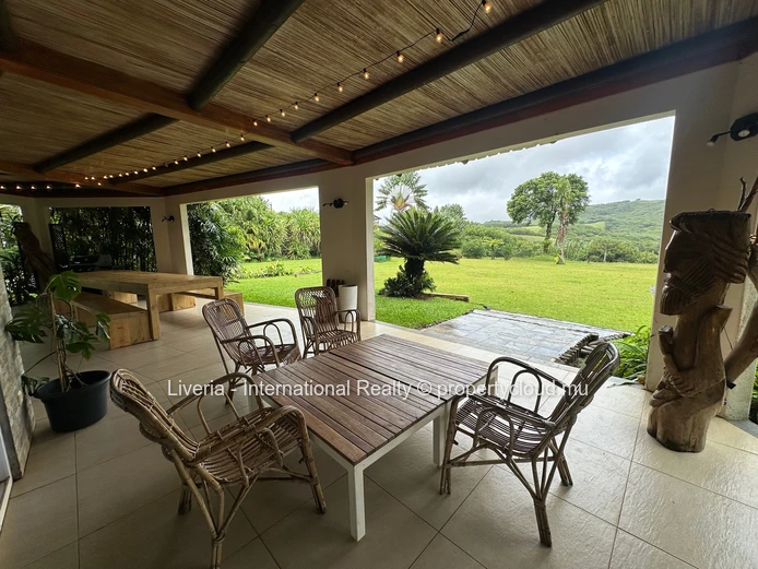 Propriété Privée de 5 Chambres sur 3 500 m² au Domaine de la Grave