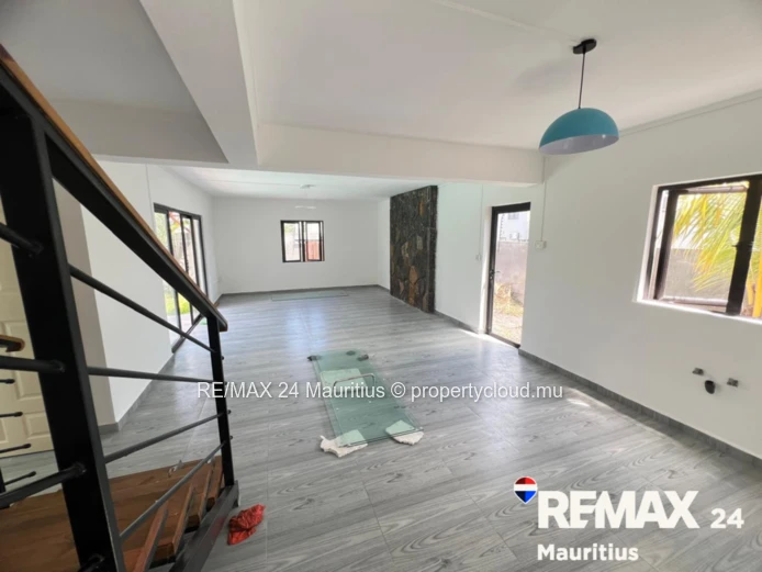 Modern 3-Bedroom Villa with Pool in Grand Baie Sottise