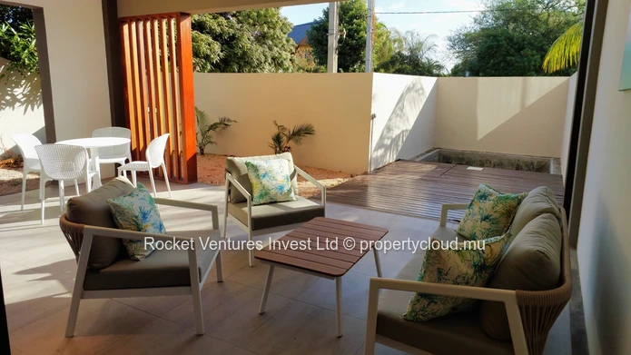 Appartement Moderne de 3 Chambres avec Jacuzzi & Terrasse