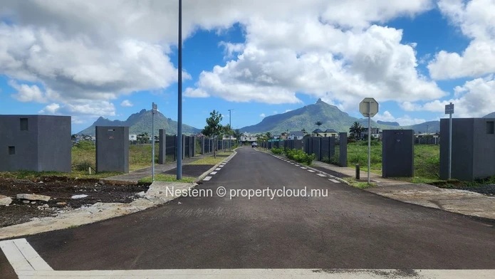 Prime land in l'Avenir 379.11 m² with mountain view situated in the smart city L'avenir St Pierre . Ideal for investm...