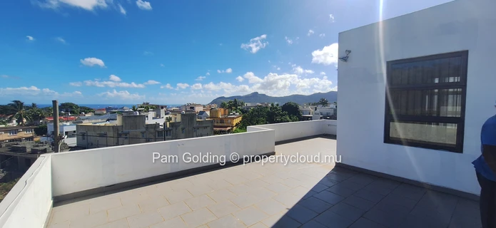 Spectacular 3-Bedroom House in Coromandel – Harbour Views & Mountain Majesty!