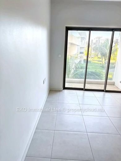 Luxurious 2-Bedroom Apartment in Grand Baie with Pool Access