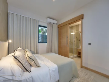 4 Bedroom Apartment