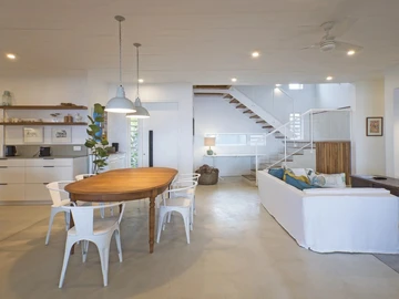 6 Bedroom Villa