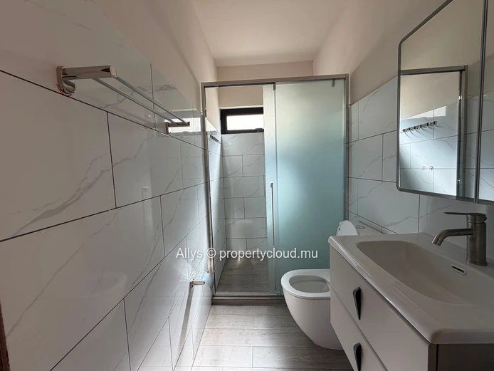 2 bedroom Modern Apartment