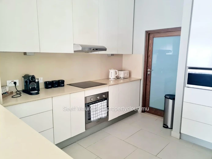 Luxueux Appartement de 3 Chambres au Rez-de-Chaussée - Votre Oasis à Quelques pas de la Plage !