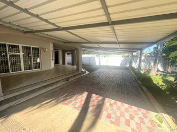 5 Bedroom Villa