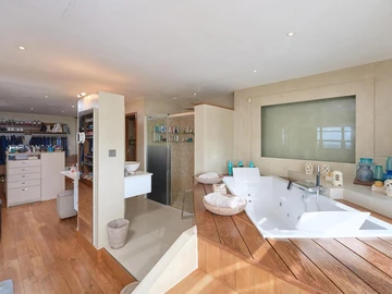 6 Bedroom Penthouse