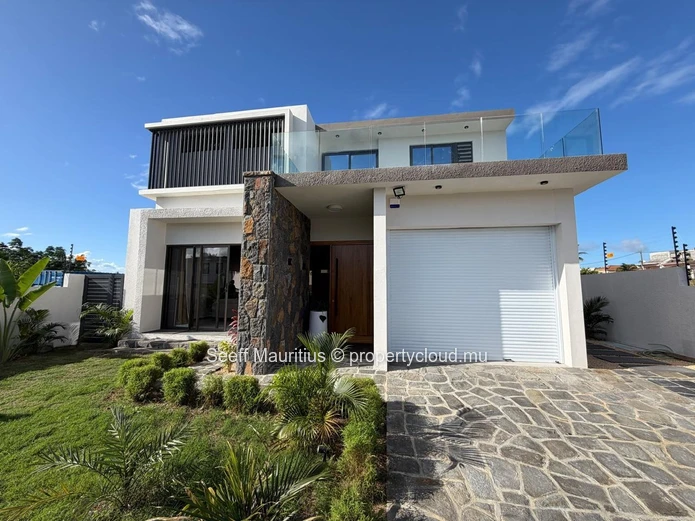 Elegant Contemporary 4-Bedroom Villa in Trou Aux Biches