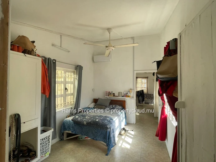 For Sale: Individual freehold beachfront house in Baie du Tombeau