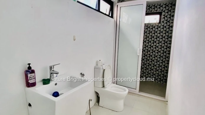 Maison Moderne Entièrement Meublée Avec Piscine Privée – Cadre De Vie Paisible À Rivière Des Anguilles