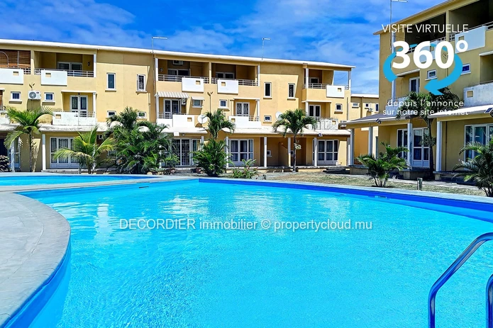 Triplex in a 24/7 secure residence with shared swimming pool