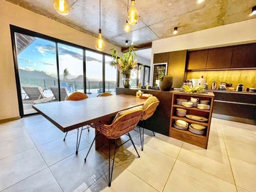 5 Bedroom Villa