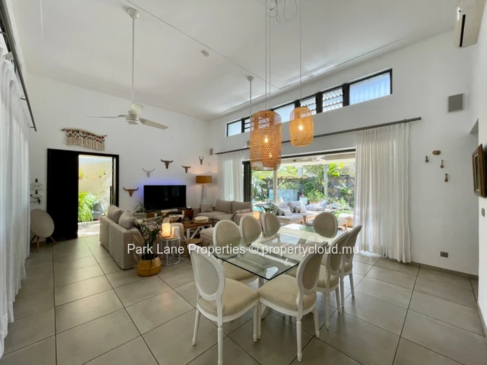 Splendid RES villa within a residential complex for sale!