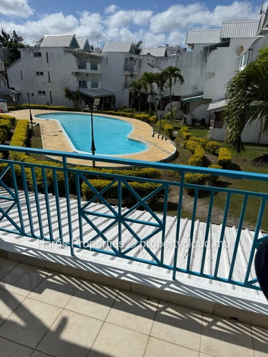 Beautiful Triplex for Rent in Pereybere