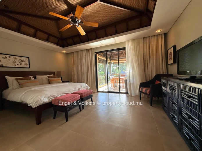 Exclusive Lagoon View Residence with Private Pool in One of Mauritius’ Most Prestigious Estates