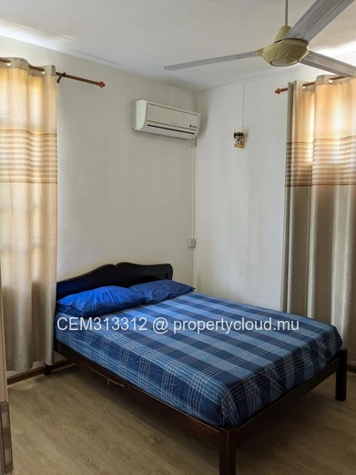 9.5 Perches Villa avec Terrain à Vendre – Péreybère 
