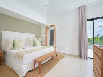 4 Bedroom Villa